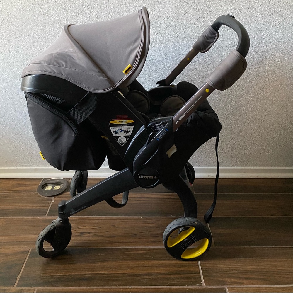 Doona Unisex 2-in-1 Car seat and Stroller with accessories
